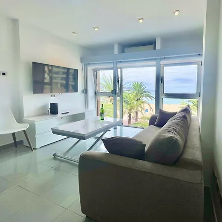 Beachfront Stunning Views