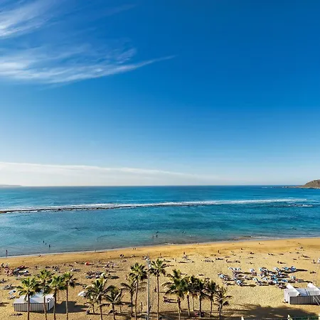 Beachfront Stunning Views شقة *