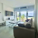 Beachfront Stunning Views