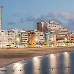Beachfront Stunning Views Apartment *